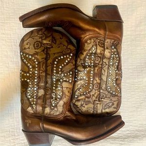 Women’s Frye boots, leather, daisy duke style with crystals SIZE 8